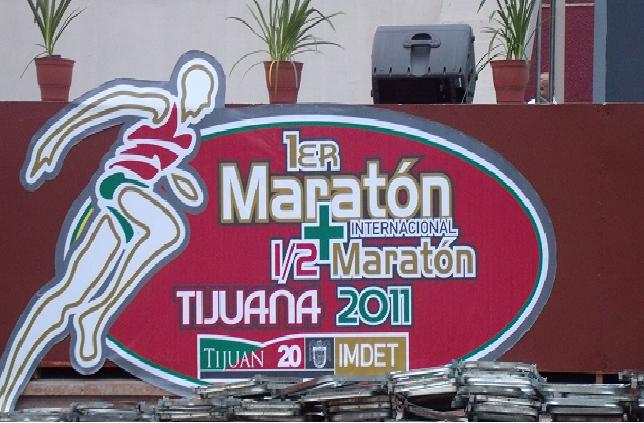 Fotos 1er. Maratón y Medio Maratón Tijuana 2011.