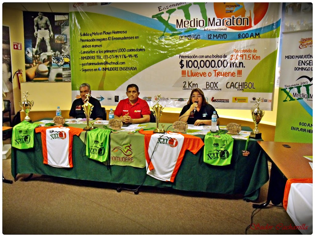 Conferencia de Prensa del XII Medio Maratón Internacional Ensenada 2013.