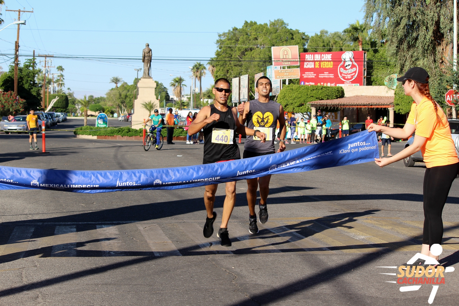 Keyth Reyna y Julio César Rendón son los Campeones de la Carrera de 10 Km. del Casino de Mexicali.